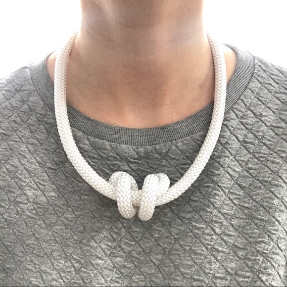 White long rope necklace multiple ways to wear - Picture 8 of 15